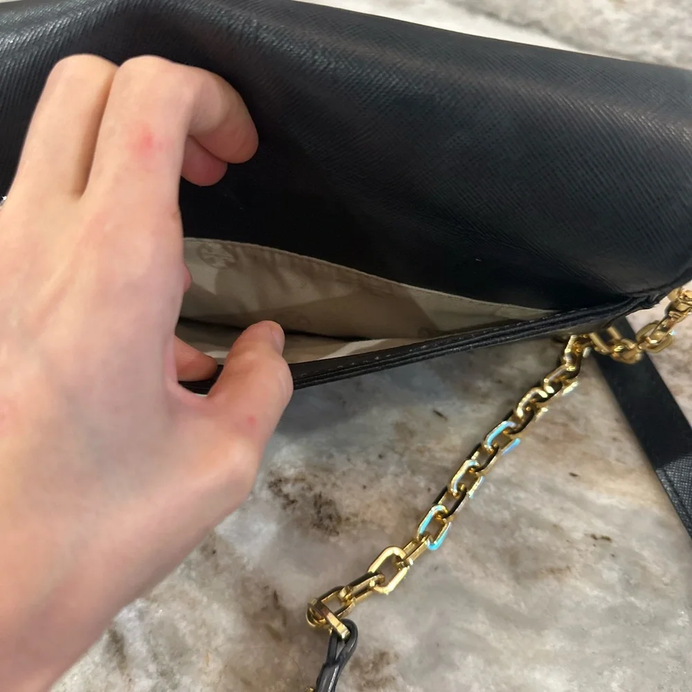 Tory Burch EUC saffiano crossbody deep navy / black
